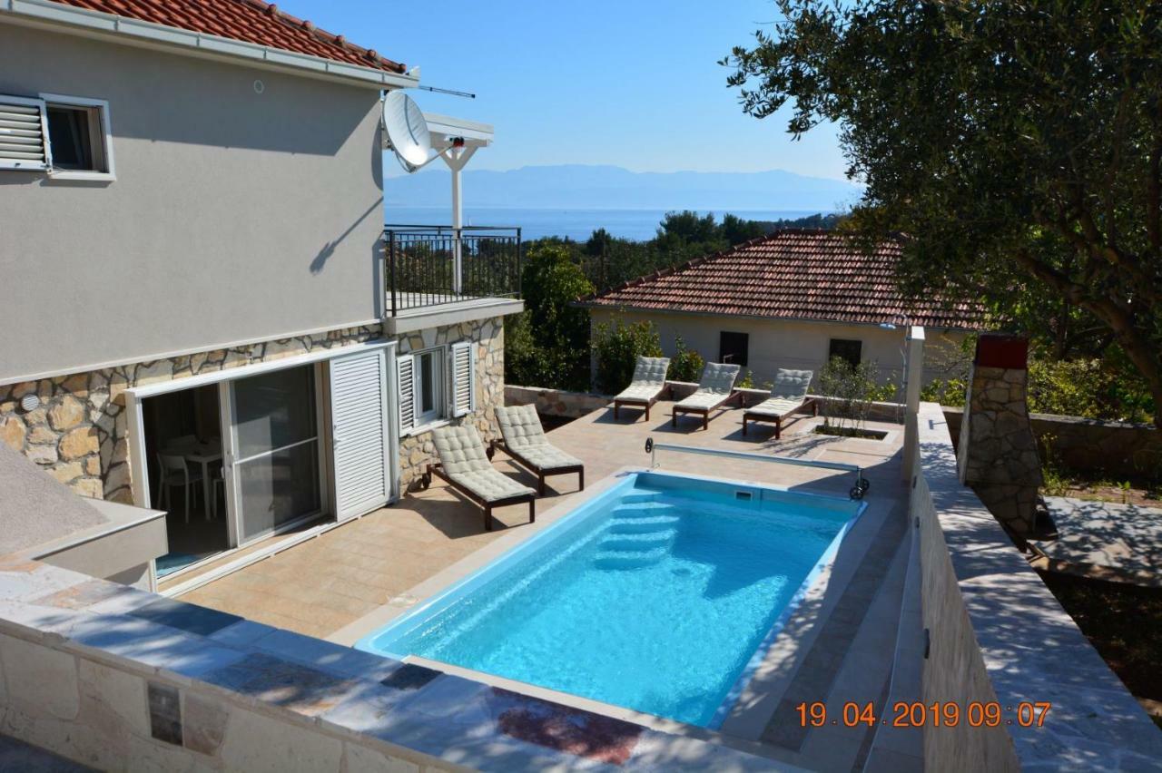 Sealodge - Luxe Villa, Private Pool, Mooring, Parking, Sea & Mountain View, At 150 M From Idyllic Private Beach Rogač 외부 사진