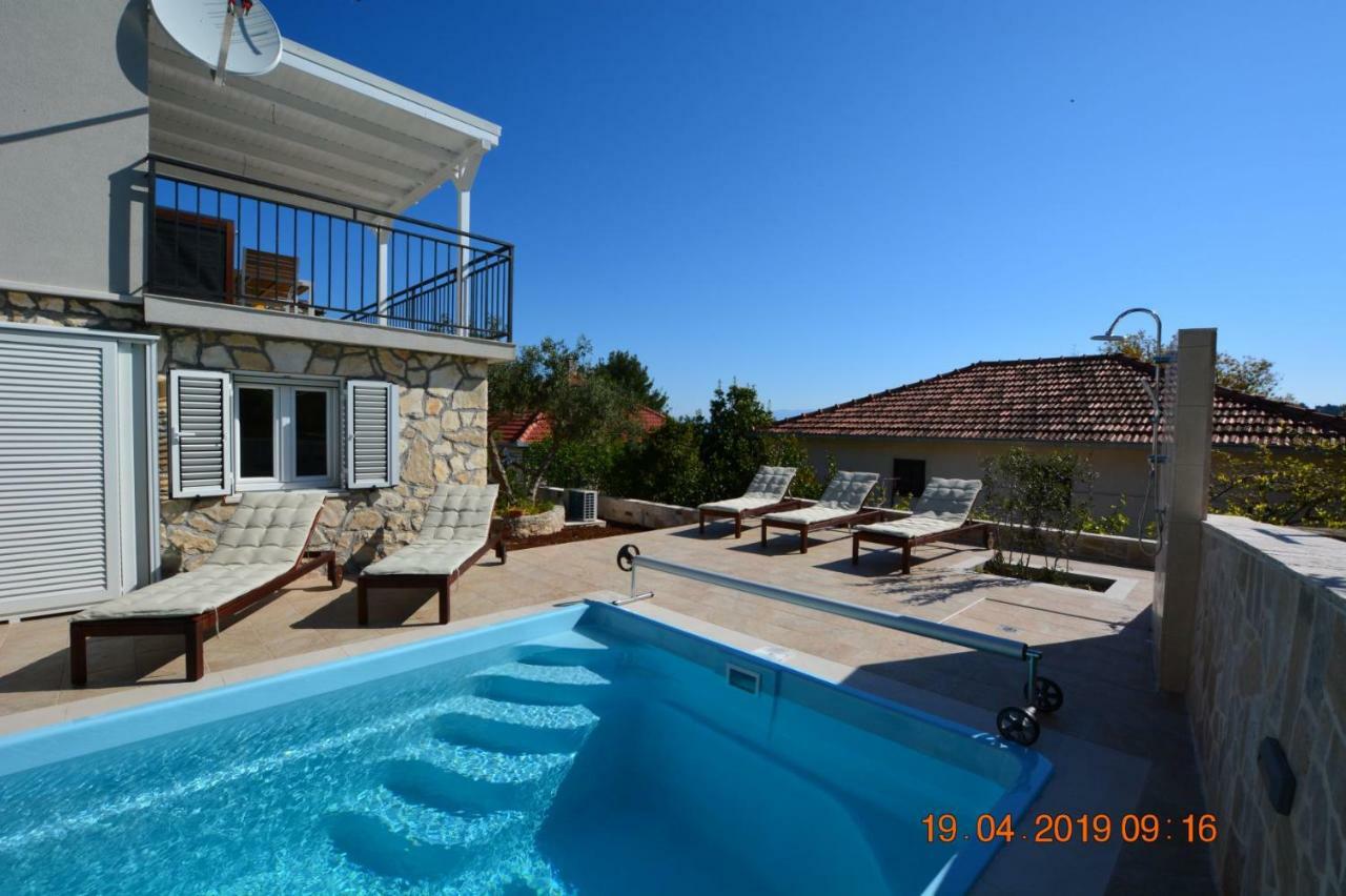 Sealodge - Luxe Villa, Private Pool, Mooring, Parking, Sea & Mountain View, At 150 M From Idyllic Private Beach Rogač 외부 사진