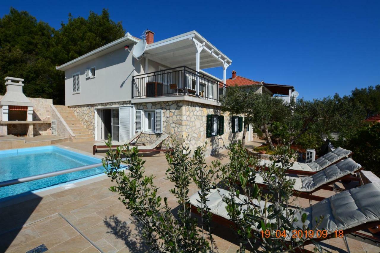 Sealodge - Luxe Villa, Private Pool, Mooring, Parking, Sea & Mountain View, At 150 M From Idyllic Private Beach Rogač 외부 사진