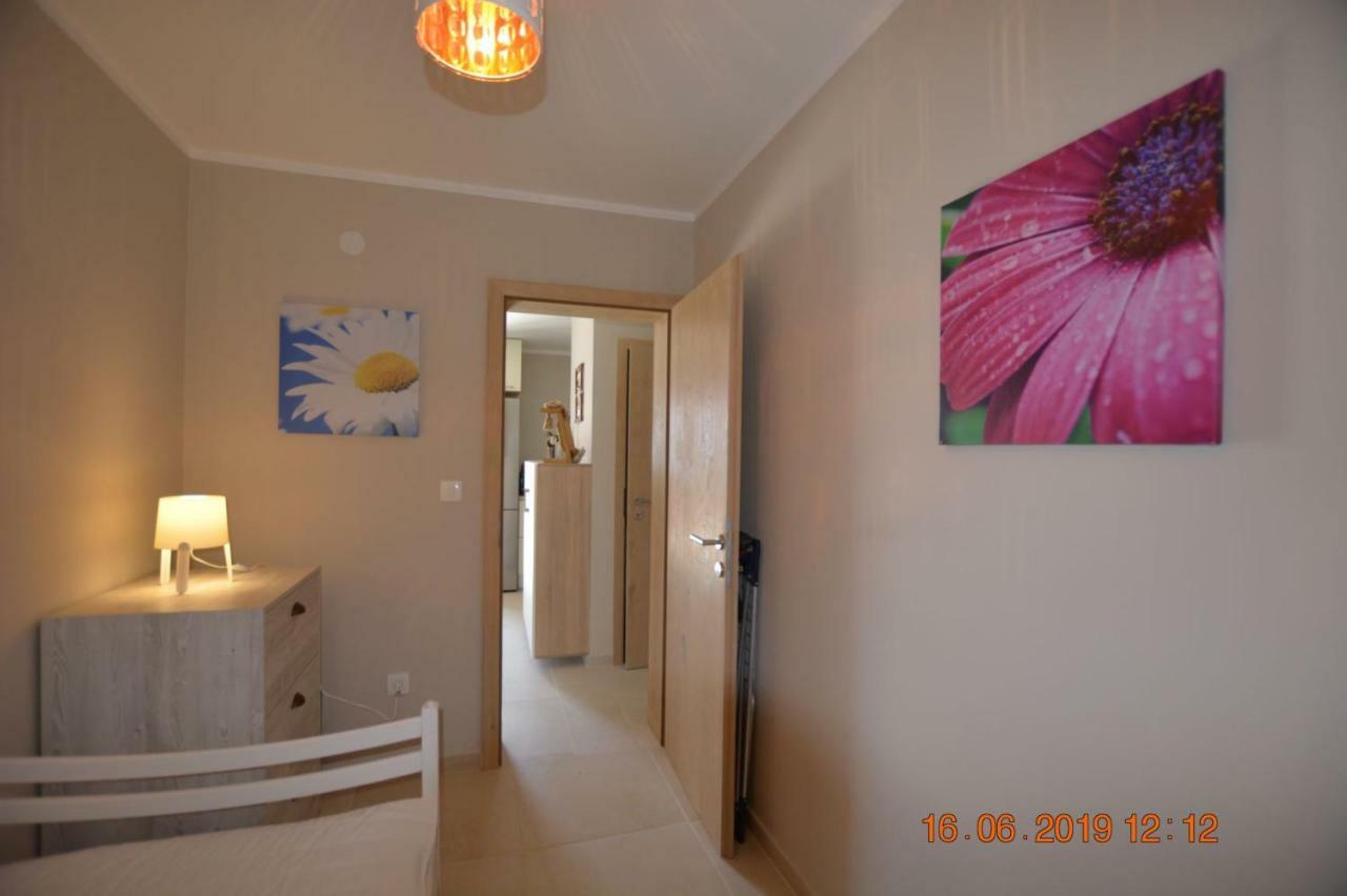Sealodge - Luxe Villa, Private Pool, Mooring, Parking, Sea & Mountain View, At 150 M From Idyllic Private Beach Rogač 외부 사진