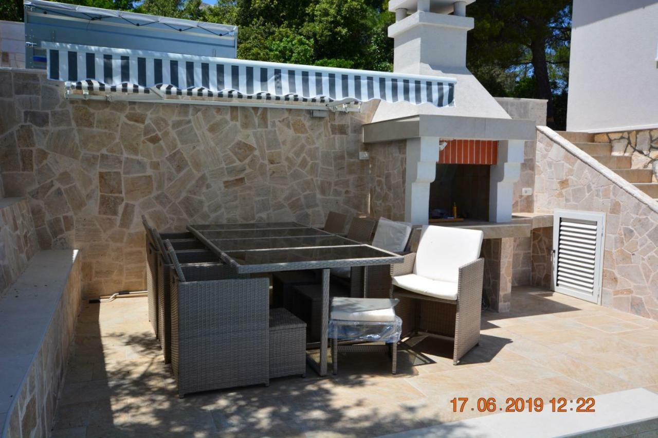Sealodge - Luxe Villa, Private Pool, Mooring, Parking, Sea & Mountain View, At 150 M From Idyllic Private Beach Rogač 외부 사진
