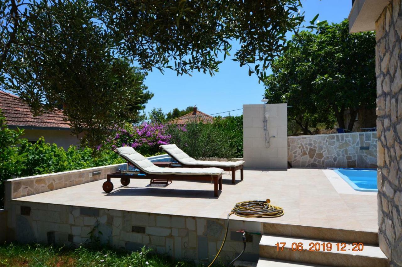 Sealodge - Luxe Villa, Private Pool, Mooring, Parking, Sea & Mountain View, At 150 M From Idyllic Private Beach Rogač 외부 사진