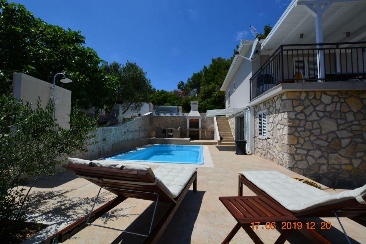 Sealodge - Luxe Villa, Private Pool, Mooring, Parking, Sea & Mountain View, At 150 M From Idyllic Private Beach Rogač 외부 사진
